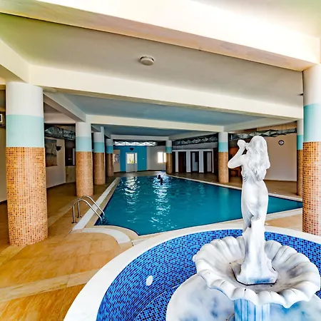 Caesar Pompeius * Trikomo